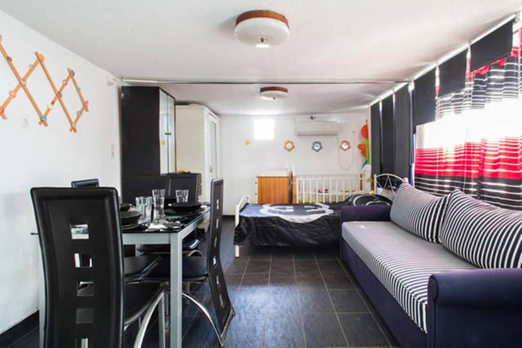 Wavedance Accommodation Salamís Exteriér fotografie