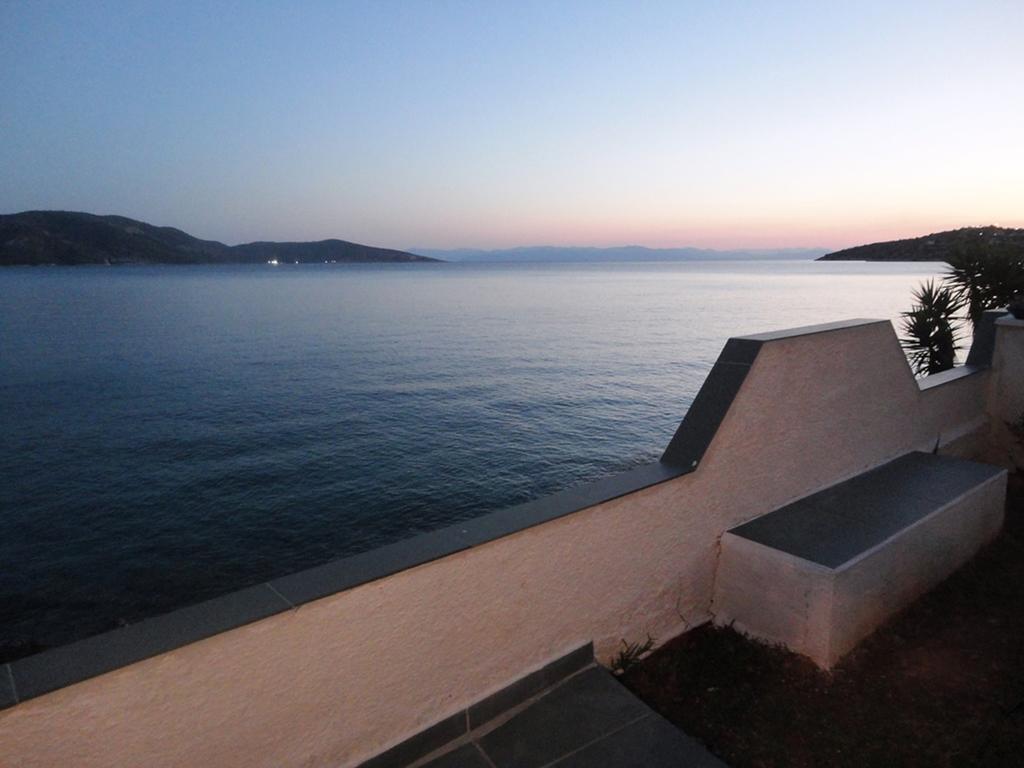 Wavedance Accommodation Salamís Exteriér fotografie
