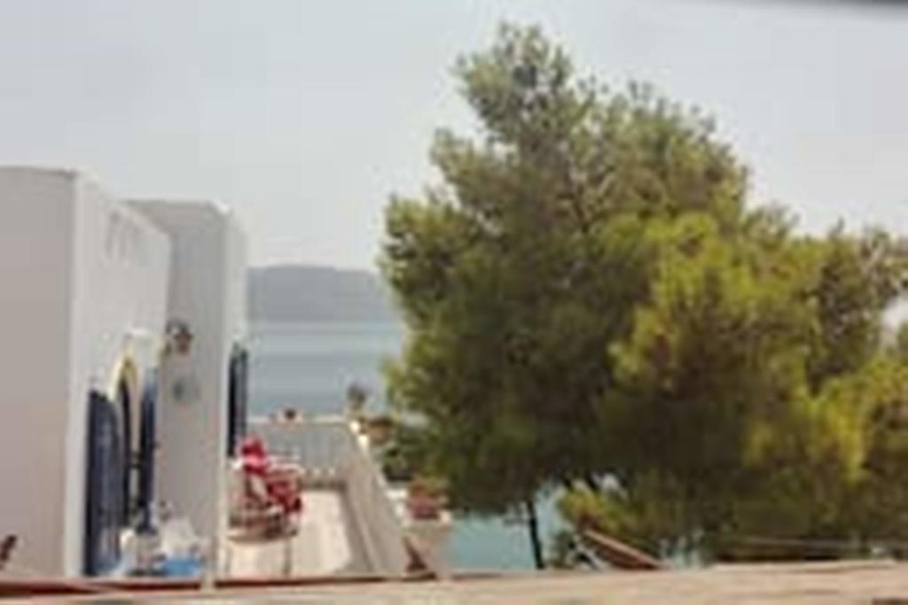 Wavedance Accommodation Salamís Exteriér fotografie