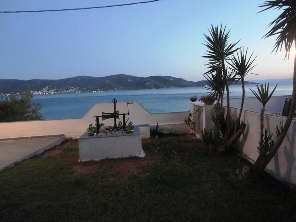 Wavedance Accommodation Salamís Exteriér fotografie